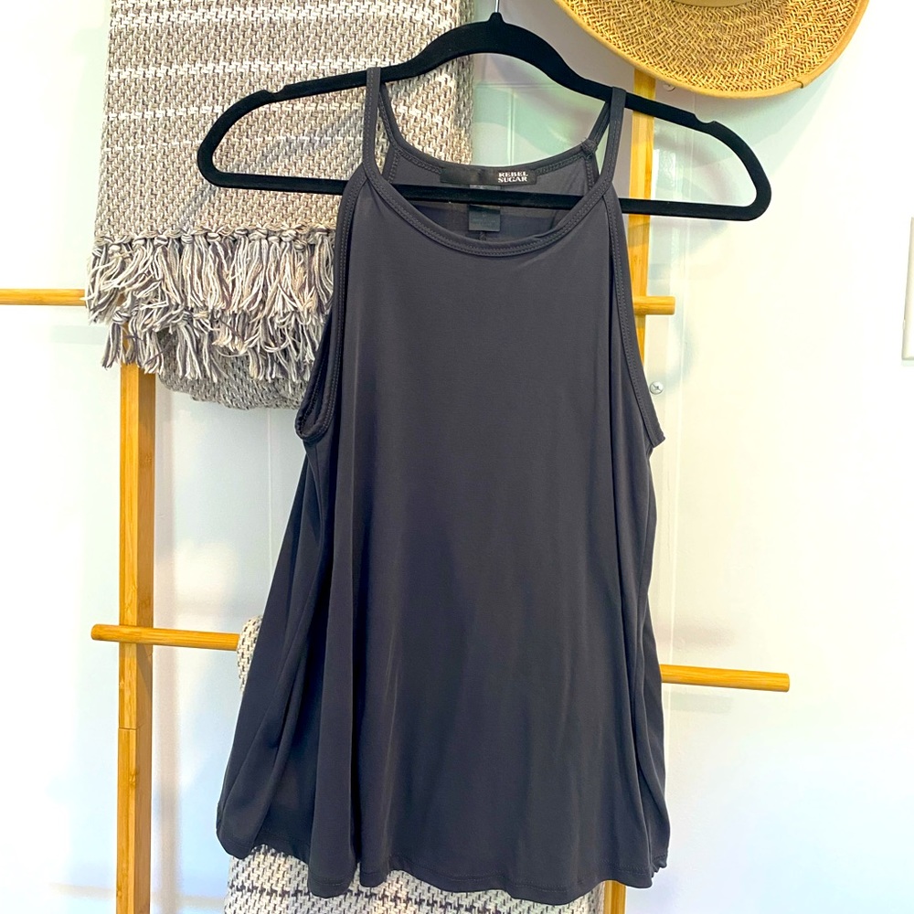 Simple Charcoal Tank